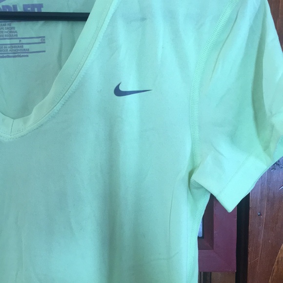 🌺Worn Once Nike Dri-Fit T-Shirt🌺 - Picture 2 of 5